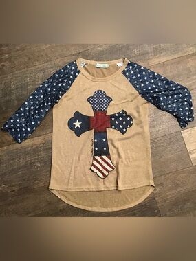 Southern Grace Tan and Navy Star Raglan Tee with Patriotic Cross size Large